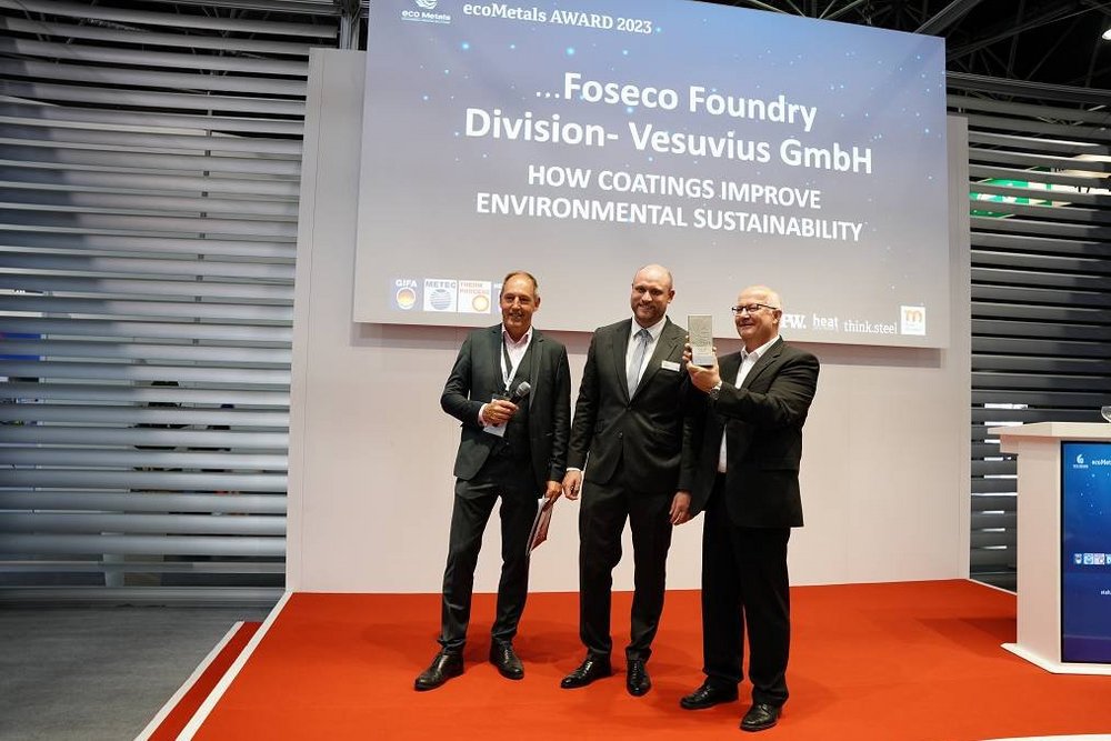 Foseco receiving the ecoMetals ecoProcess Award at GIFA 2023 for its SEMCO range of water-based coatings. Recognised for innovations that save energy, materials, and resources in foundry operations. Award presented by Messe Düsseldorf at the ecoMetals Forum on June 15, 2023.